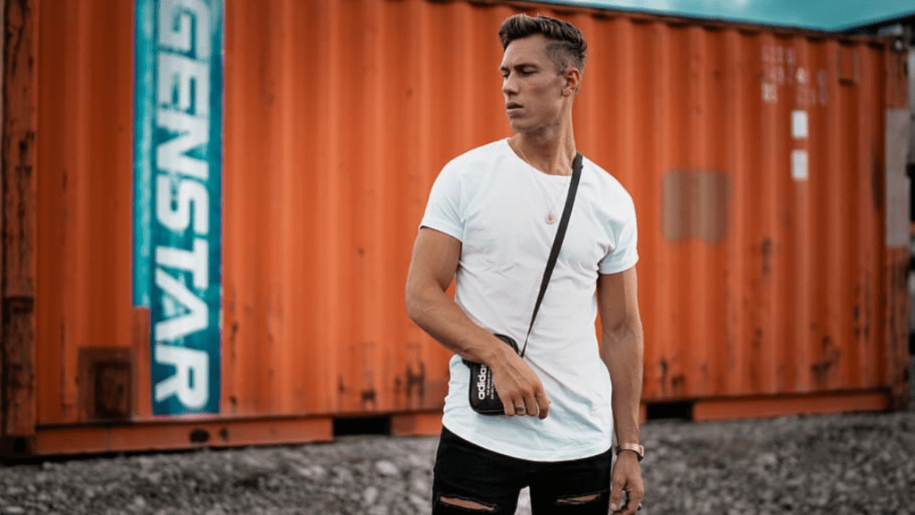 best fitting t shirts for athletic build