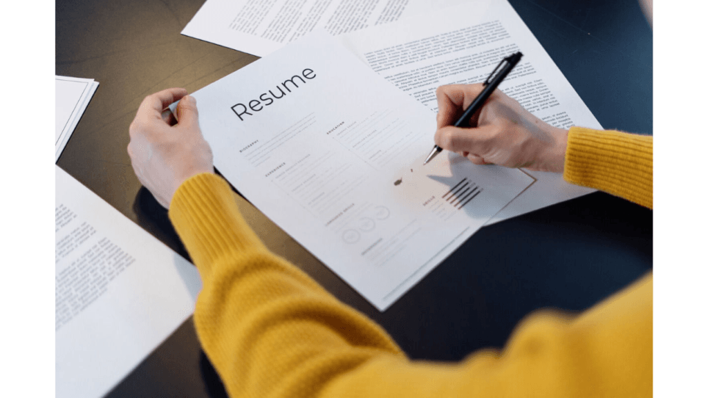 25 Low-Cost Business Ideas With High Profit You Can Start Today!